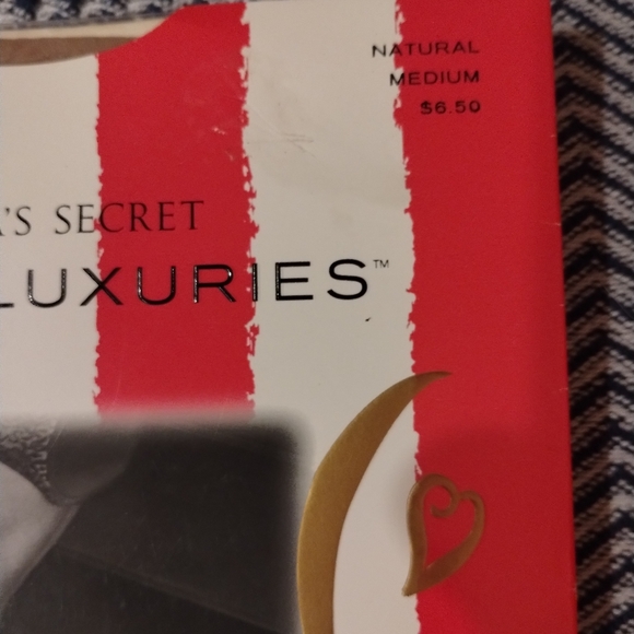 VINTAGE Victoria Secret sheer tights - Picture 3 of 3